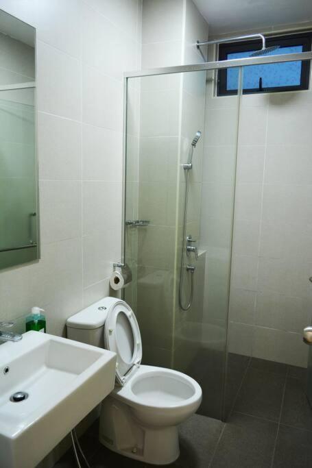 1bedroom 1bathroom 4-6pax 5 Min To Jonker Walk Atlantis Residences * Malacca